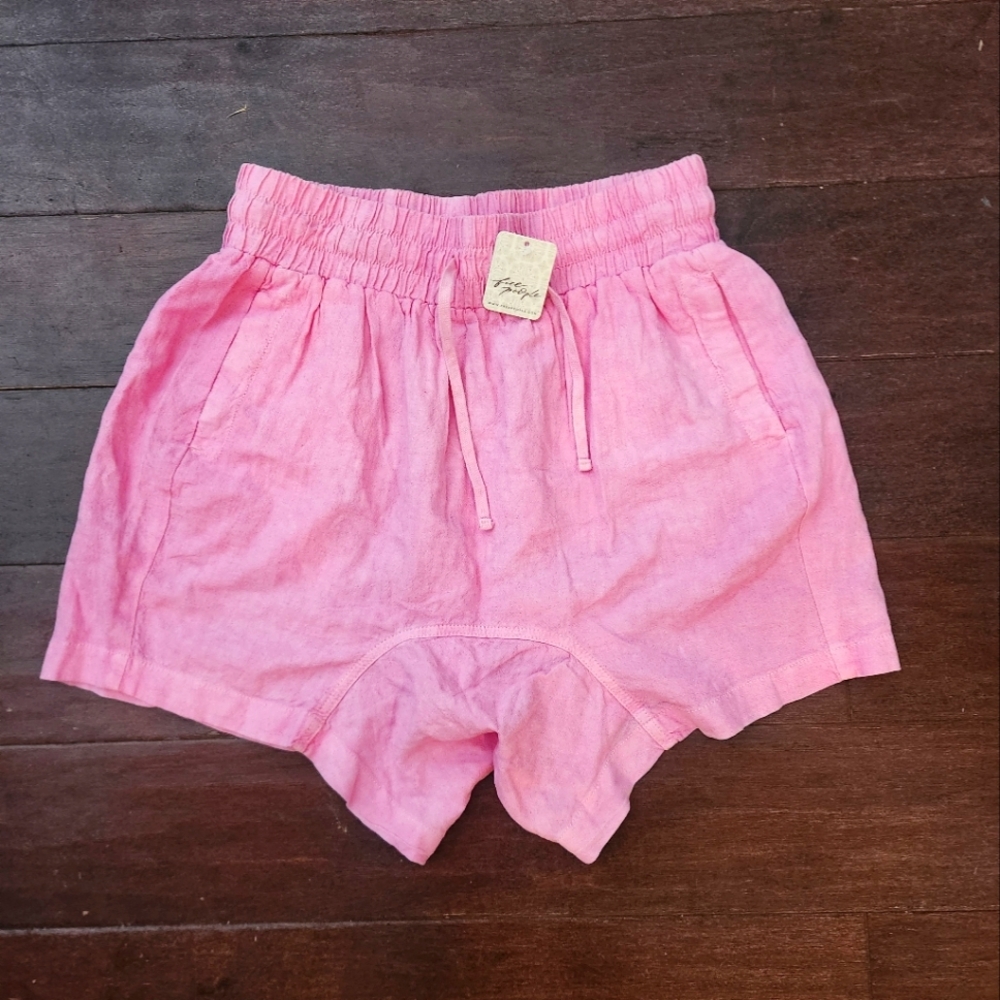 Free People Linen "Need To Escape" Petal Shorts NWT SZ. small
